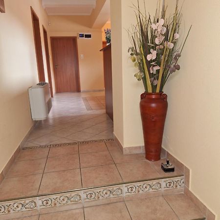Tuenderpart Vendeghaz Hotel Eger Luaran gambar