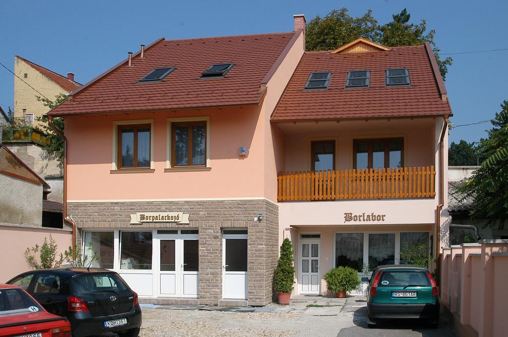 Tuenderpart Vendeghaz Hotel Eger Luaran gambar